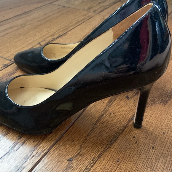 "Stylish Elegance: Black Patent Leather Stiletto Cole Haan Heels!" - Picture 3 of 6